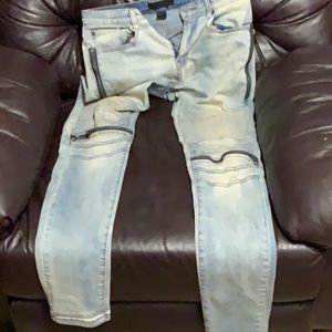 Stylish jeans. Size 31